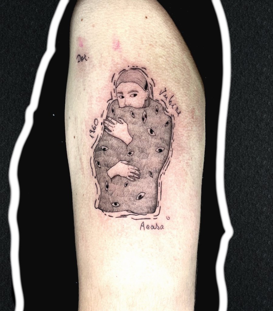 The hug, upper arm tattoo by Alexandra S.